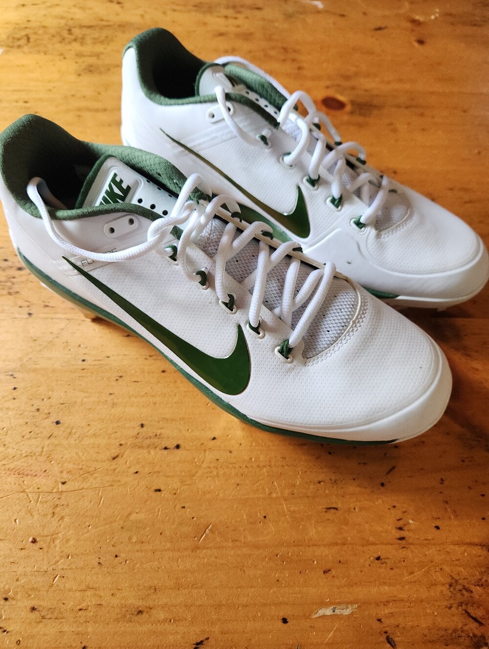 Nike Green/white Air Clipper Flywire Baseball Cleats, Size 9.5